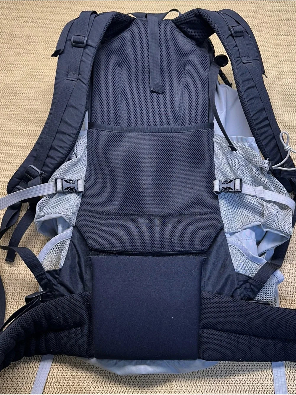 Kelty Illusion 55L Light Gray Men's Technical Hiking Backpack